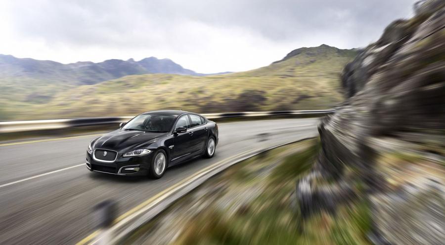  Jaguar XF R-Sport 2015 года  (фото 5 из 22)